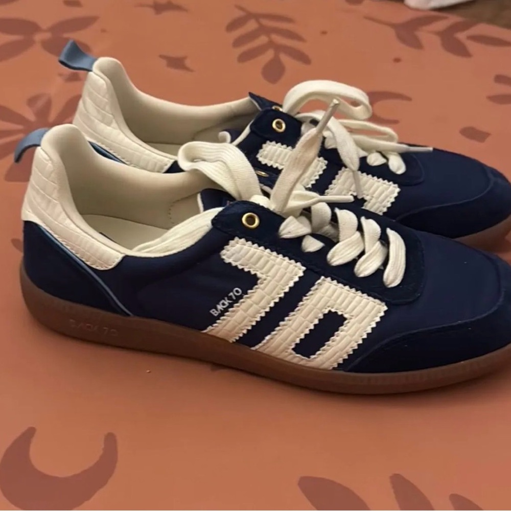 Back 70 Sneakers